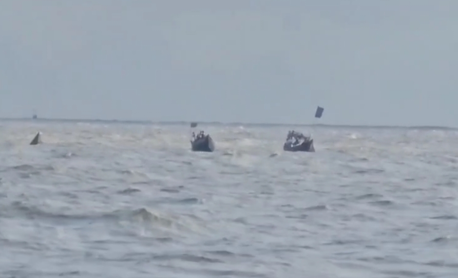 সক্রিয় মৌসুমি বায়ুর প্রভাবে উপকূলে বৃষ্টিপাত, পায়রা বন্দরে ৩ নম্বর সতর্ক সংকেত বহাল