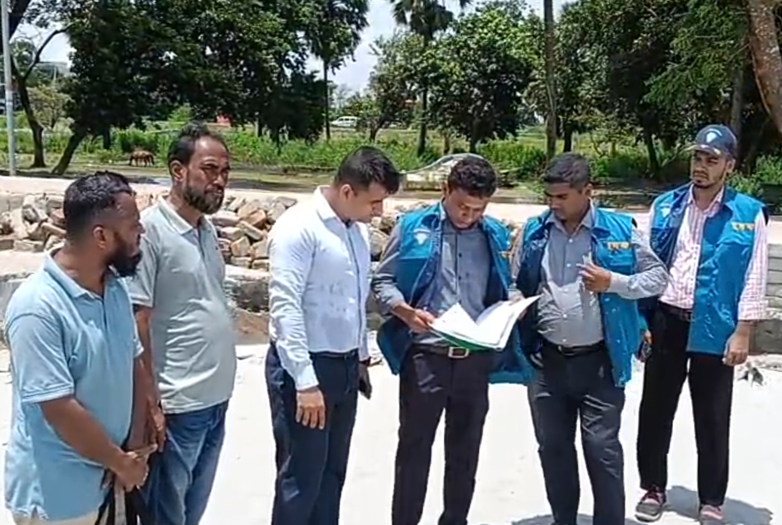 কুয়াকাটায় ক্ষতিগ্রস্ত ৫ কোটি টাকার মেরিন ড্রাইভ পরিদর্শনে দুদক।।