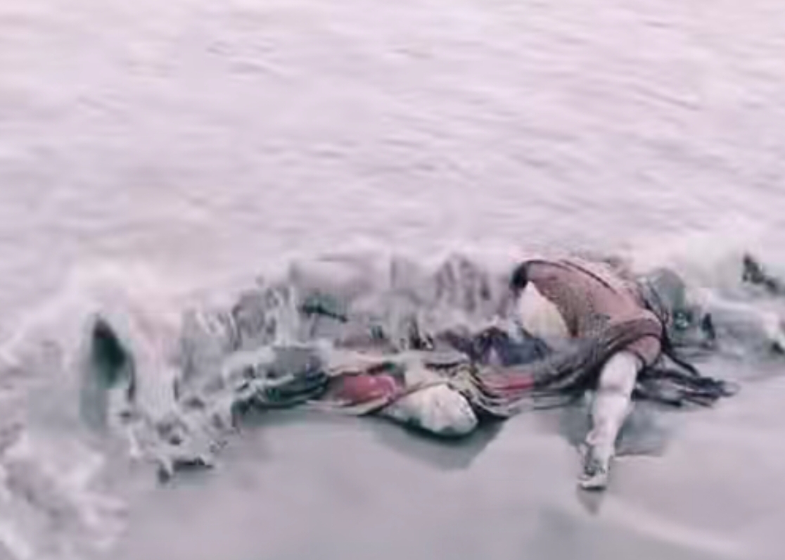 কুয়াকাটা সৈকতে কম্বল মোঁড়ানো অজ্ঞাত ব্যক্তির মরদেহ উদ্ধার 