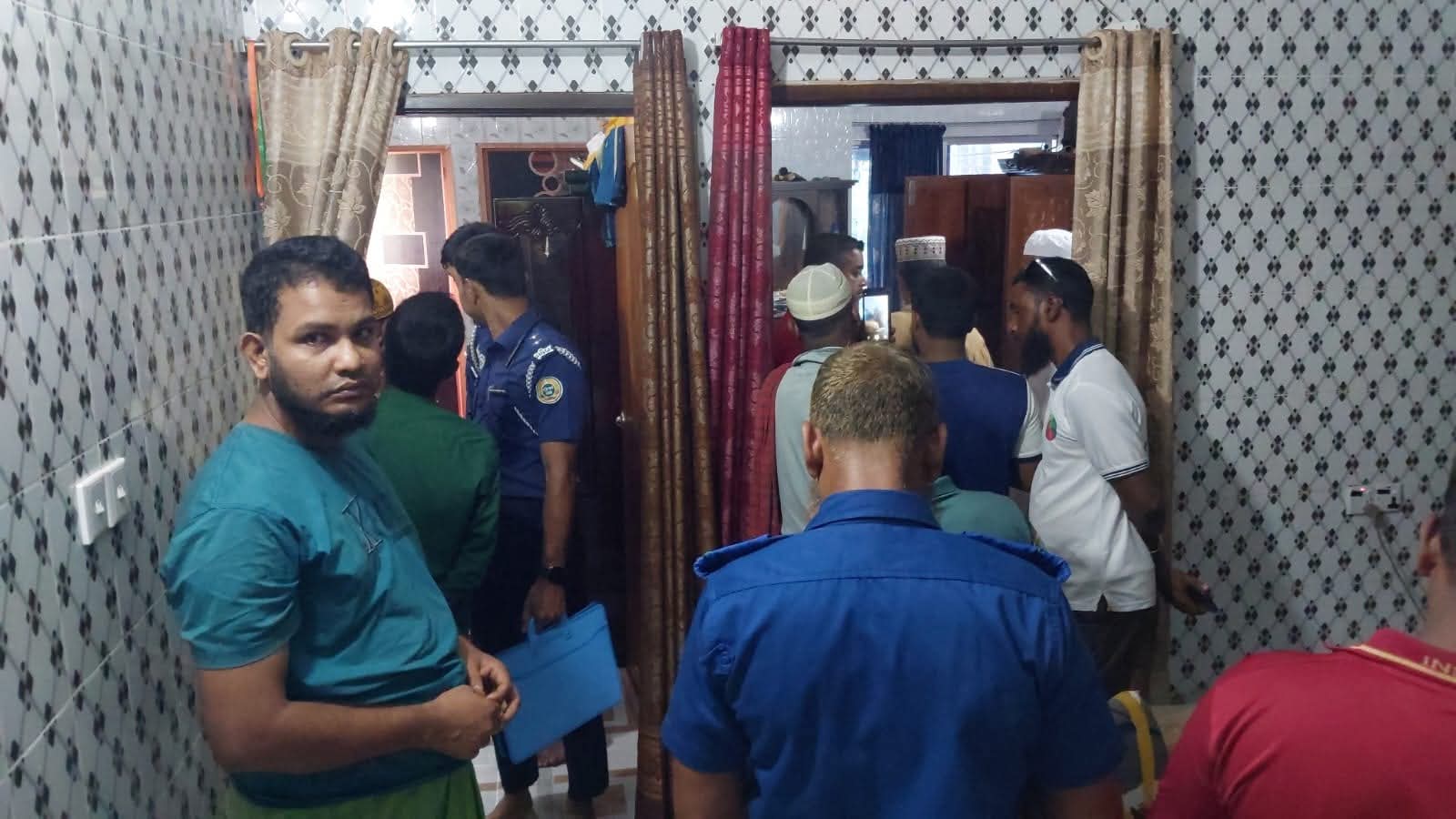 কলাপাড়ায় একই রাতে তিন বাড়িতে ডাকাতি।। নগদ টাকাসহ স্বর্নালংকার লুট।