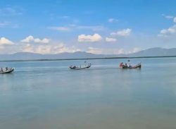 চার দিনেও ফিরেনি কেউ, শোকে কাতর পাঁচ পরিবার