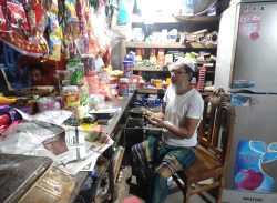 শয়তানের নিঃশ্বাসে ব্যবসায়ীর দোকান থেকে টাকা ছিনতাই।