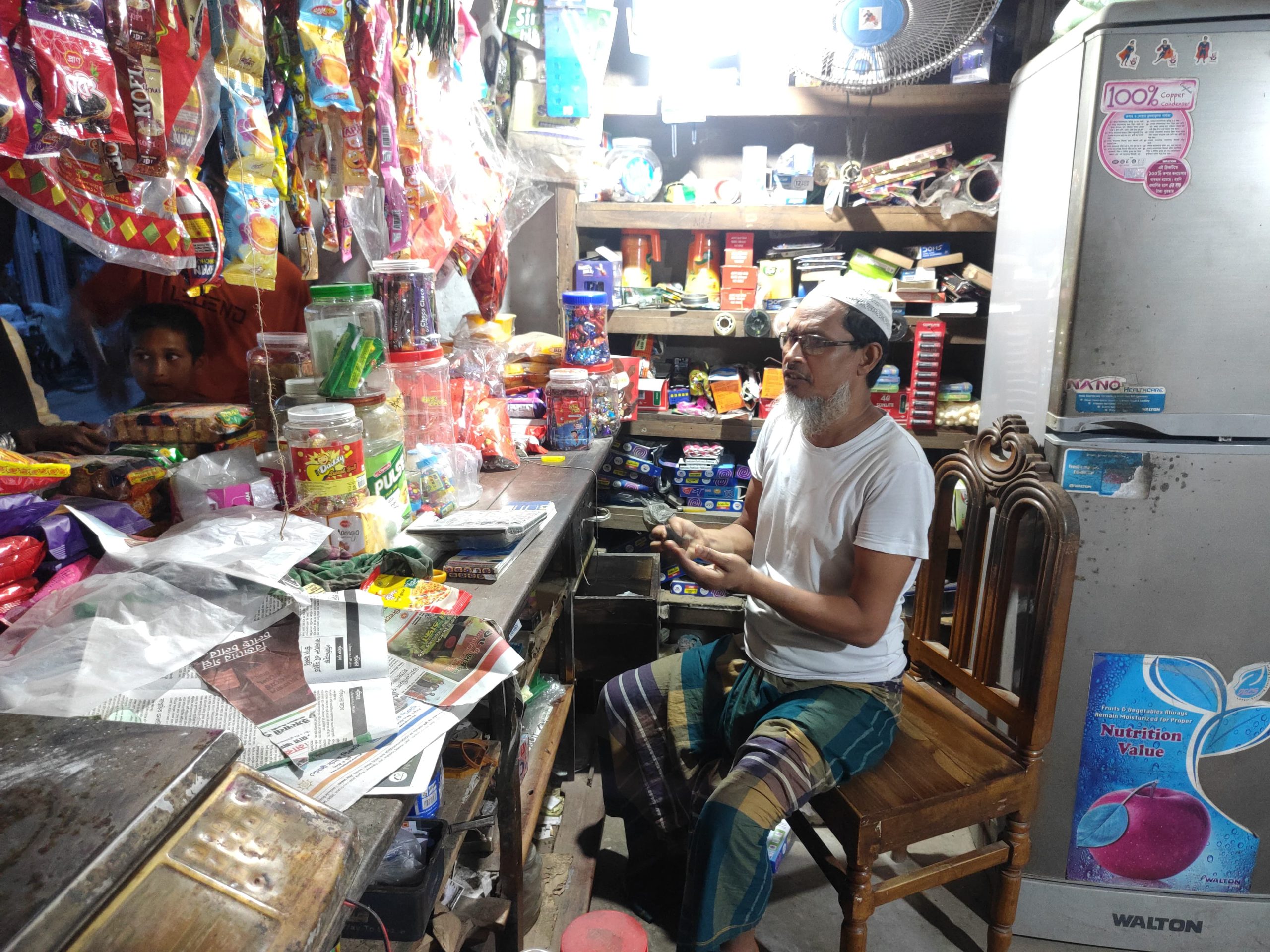 শয়তানের নিঃশ্বাসে ব্যবসায়ীর দোকান থেকে টাকা ছিনতাই।