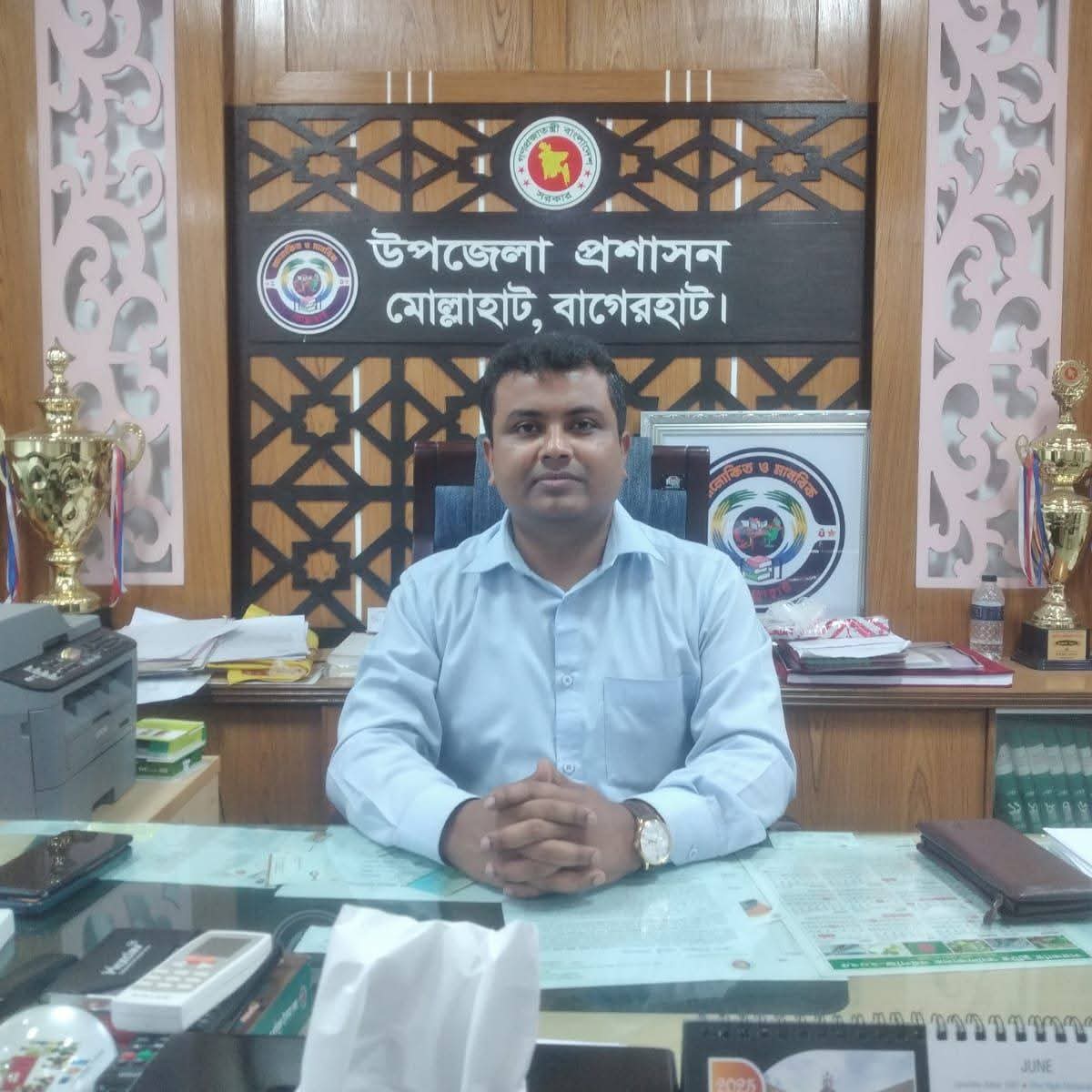 মোবাইল ক্লোনিংয়ে টার্গেটে সরকারি কর্মকর্তারা: মোল্লাহাটবাসীকে ইউএনও’র জরুরি সতর্কবার্তা