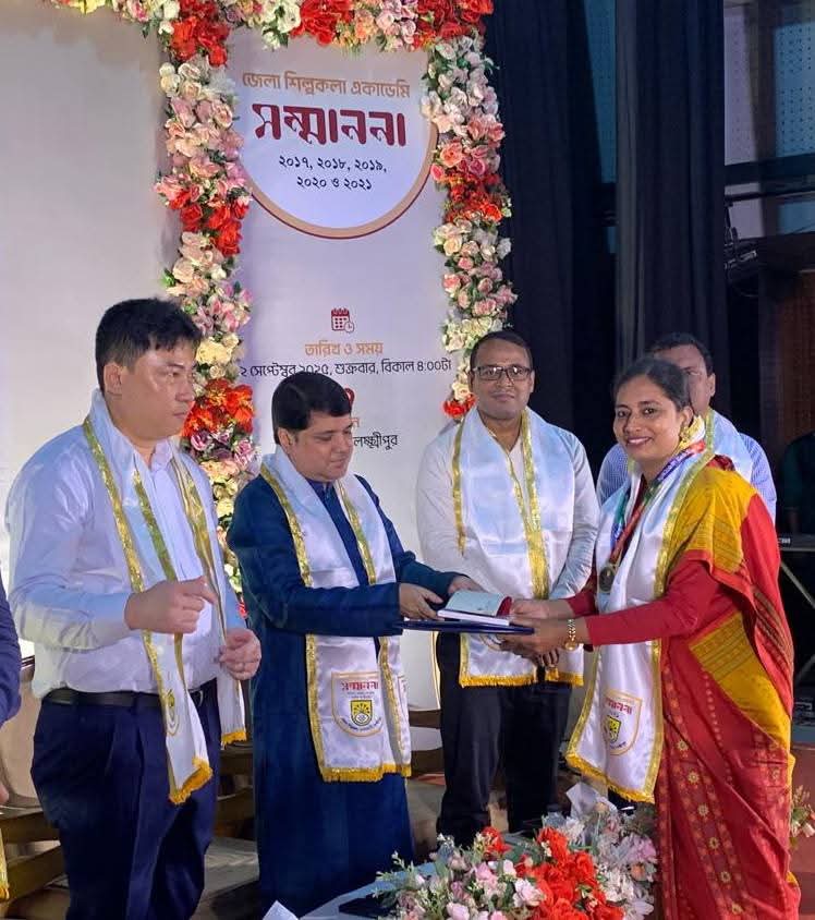 লক্ষ্মীপুরে শিল্পকলা একাডেমি সম্মাননা পেলেন ১৯ গুণী শিল্পী