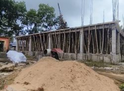 বিদ্যালয়ের ভবন নির্মান কাজের অনিয়মের অভিযোগ। কাজ বন্ধ।। 