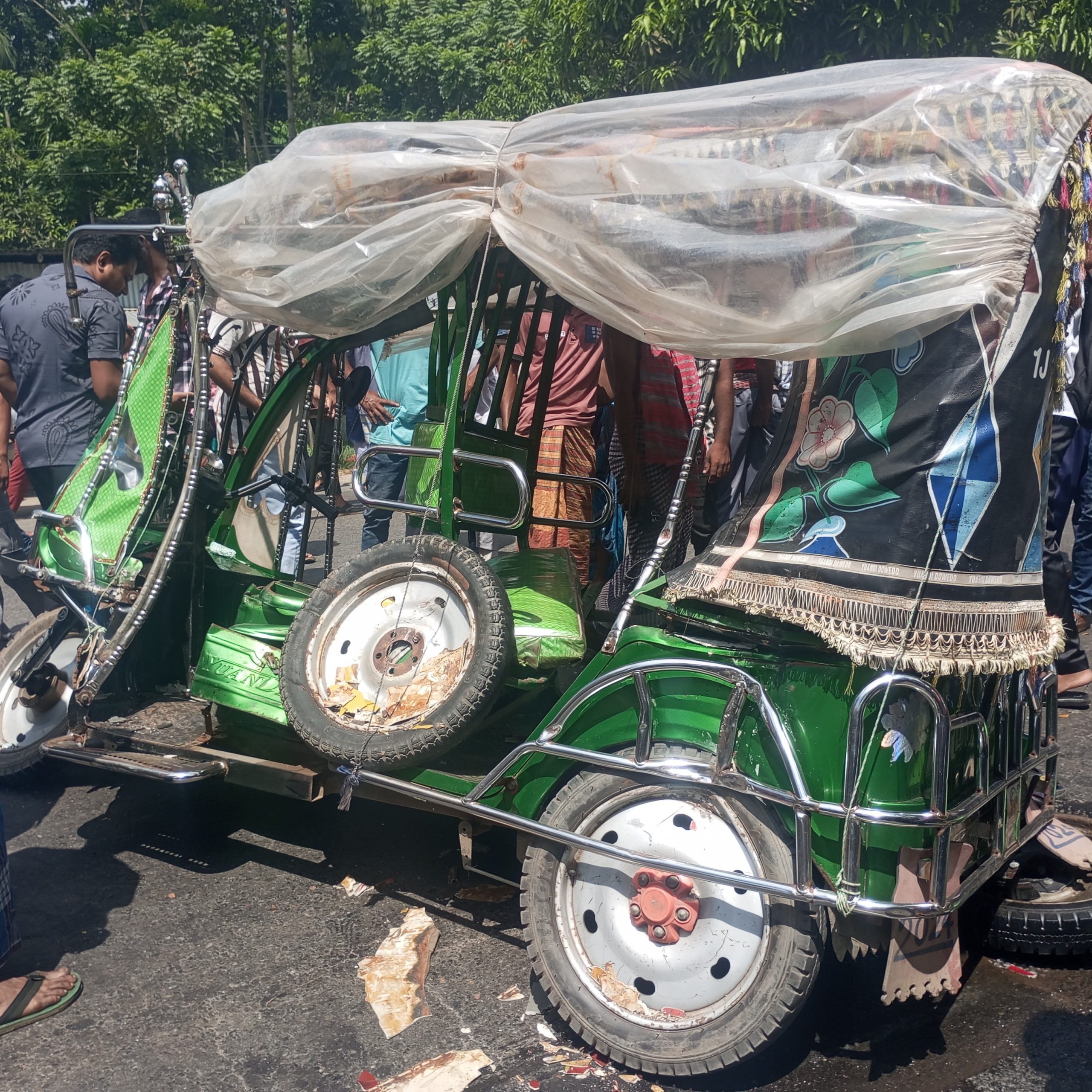 কাশিয়ানীতে বাস-ইজিবাইক সংঘর্ষে নিহত ৪