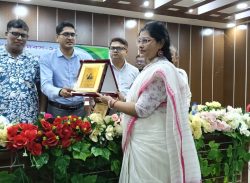 “শিক্ষকই জাতির আলোকবর্তিকা”—রায়পুরে গুণী শিক্ষক সংবর্ধনা ২০২৫ অনুষ্ঠিত 