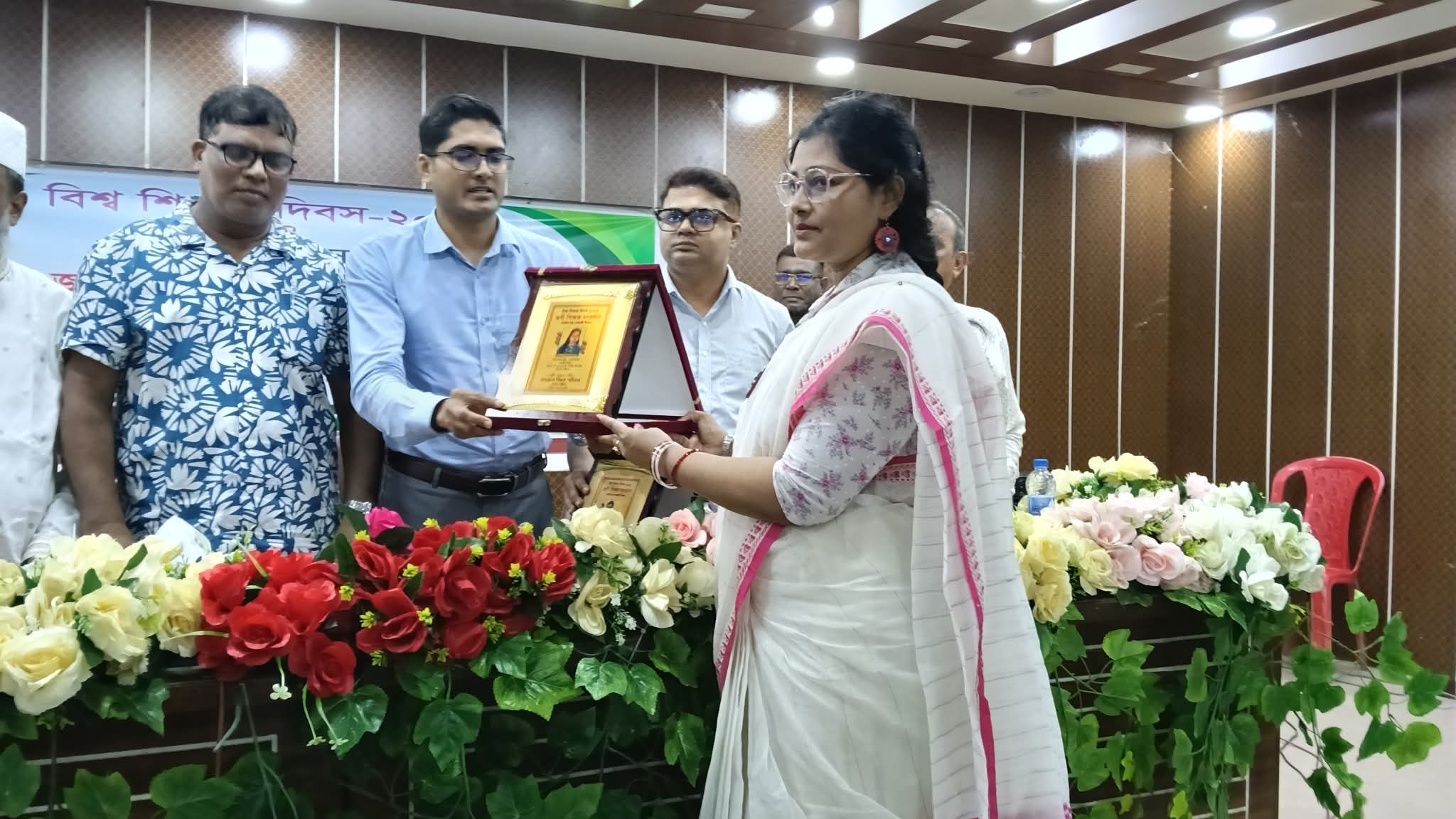 “শিক্ষকই জাতির আলোকবর্তিকা”—রায়পুরে গুণী শিক্ষক সংবর্ধনা ২০২৫ অনুষ্ঠিত 