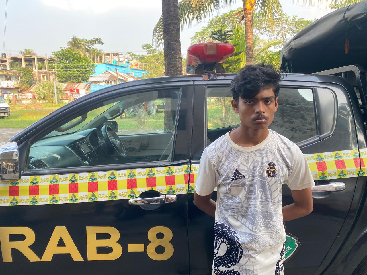 পটুয়াখালী র‍্যাবের অভিযানে বরিশাল কোতয়ালী থানার চাঞ্চল্যকর ধর্ষন ও ধর্ষন পরবর্তী আত্মহত্যা পরোচনায় অভিযুক্ত বরগুনা বেতাগী থানা এলাকা হতে গ্রেফতার।