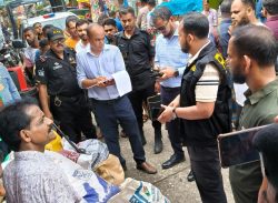 পটুয়াখালীর গলাচিপায় র‍্যাবের বিশেষ অভিযানে ১২শ কেজী পলিথিন জব্দ, ২ দোকানীকে জরিমানা।