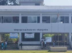 কলাপাড়ায় দ্বিতীয় দিনের মতো চলছে প্রাথমিক শিক্ষকদের কর্মবিরতি