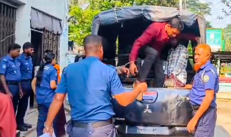 অপারেশন ডেভিল হান্ট অভিযানে কলাপাড়ায় গ্রেফতার-৯ 