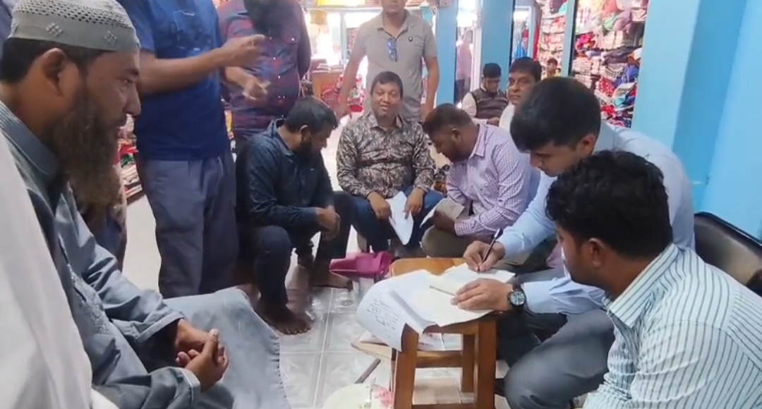 ভূমি সেবা সহজীকরনে সাফল্য। কলাপাড়ায় চান্দিনাভিটি নবায়নে একদিনে ৬ লাখ টাকা আদায়