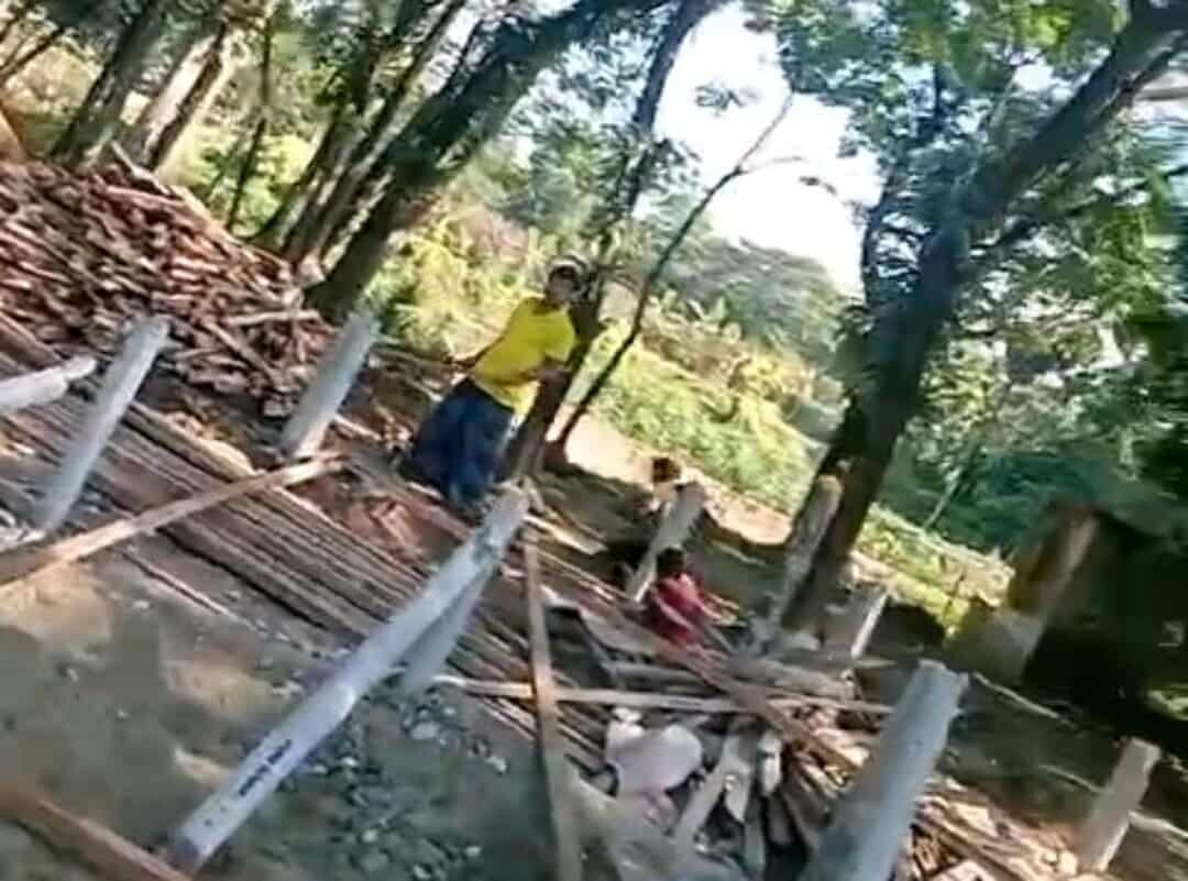 লক্ষ্মীপুরের চন্দ্রগঞ্জে শিক্ষা প্রতিষ্ঠানের নাম ব্যবহার করে দোকান ভাঙচুর ও লুটপাটের অভিযোগ