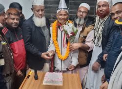 কলাপড়ায় নৈশপ্রহরী আব্দুল মান্নান ফরাজীকে শুভেচ্ছা ও সংবর্ধনা। 