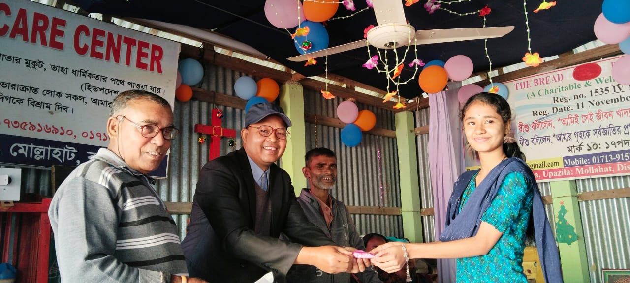 মোল্লাহাটে দি ব্রেড চার্চ বাংলাদেশ’র আয়োজনে চিত্রাংকন প্রতিযোগিতা অনুষ্ঠিত।