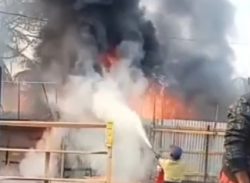 কুয়াকাটায় আগুনে ভূস্মিভূত ৮ টি ব্যবসা প্রতিষ্ঠান, অর্ধ কোটি টাকার ক্ষয়ক্ষতি।। 