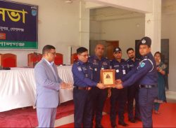 গোপালগঞ্জ জেলা পুলিশের শ্রেষ্ঠ অফিসার কাশিয়ানী থানার ইনচার্জ  মাহফুজুর রহমান 