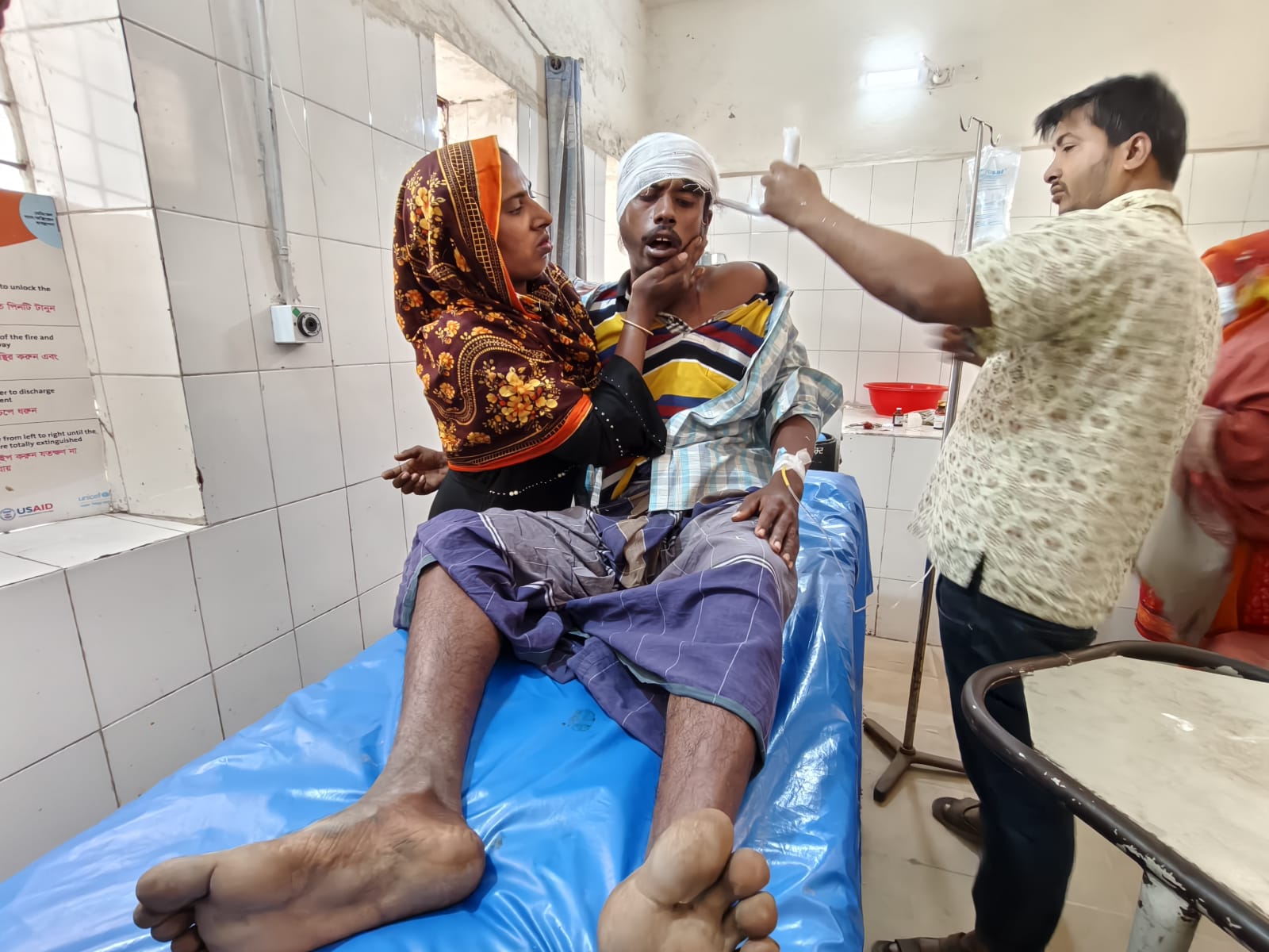 পটুয়াখালীর বাউফল চন্দ্রদ্বীপে বিএনপি ও জামাতের মুখোমুখি মিছিলের সংঘর্ষে আহত ২০ জন।