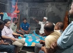 চিকিৎসা শেষে বরিশাল থেকে বাসায় আসায় মোয়াজ্জেম হোসেনর শারীরিক খোঁজ নিতে কলাপাড়া পৌর বিএনপির নেতৃবৃন্দ।