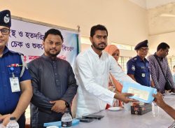 পটুয়াখালীতে দুরারোগ্য হতদরিদ্র এবং কৃতি শিক্ষার্থীদের মাঝে আর্থিক সহায়তায় প্রতিমন্ত্রী নুরুল হক নুর