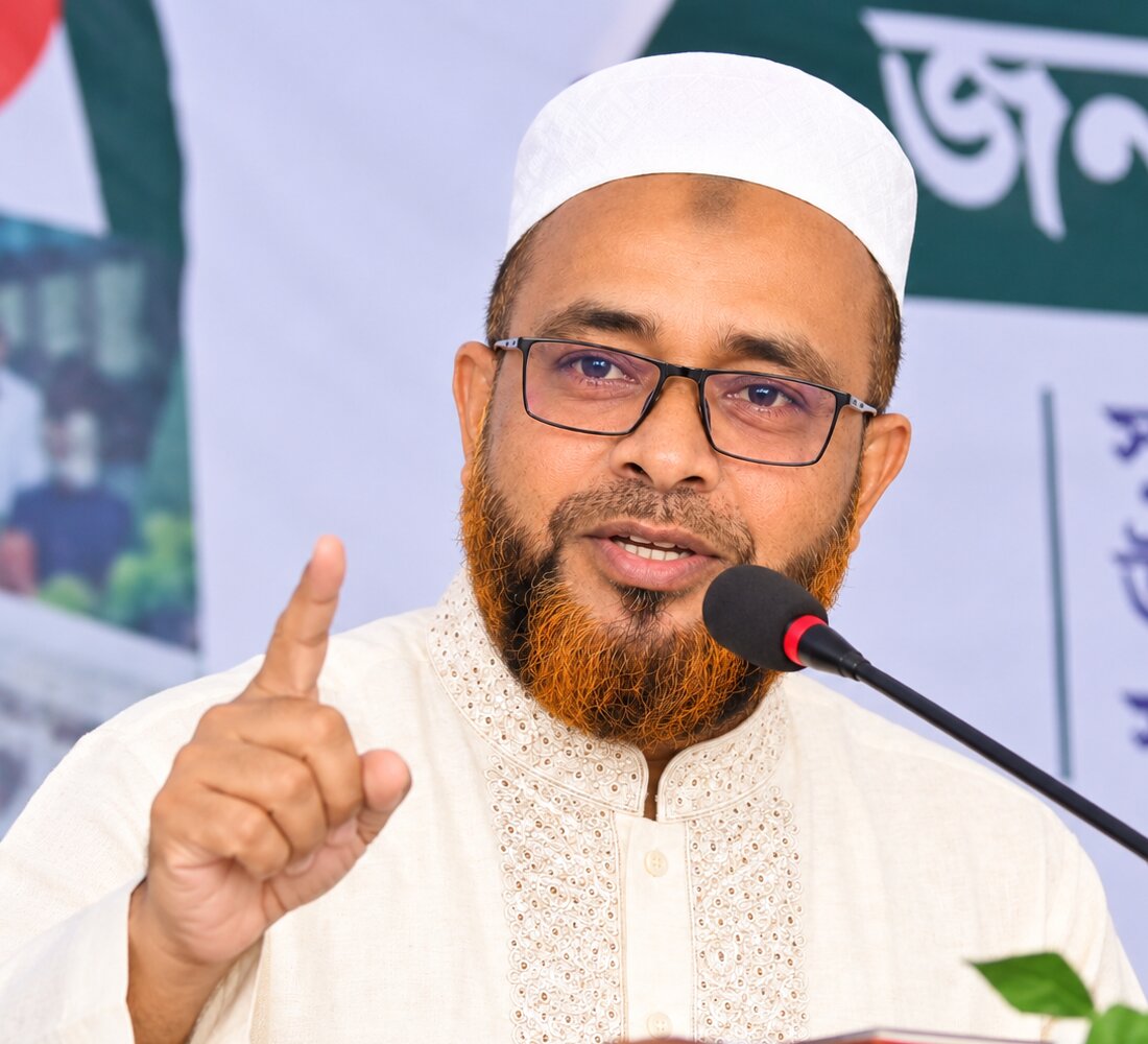 ভালোবাসা ভিক্ষা করে নয়, আত্মমর্যাদা নিয়ে বাঁচতে হয়
