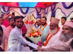 মোল্লাহাটে বিভিন্ন পূজামণ্ডপ পরিদর্শন করে শুভেচ্ছা বিনিময় করলেন এমপি মশিউর রহমান। 